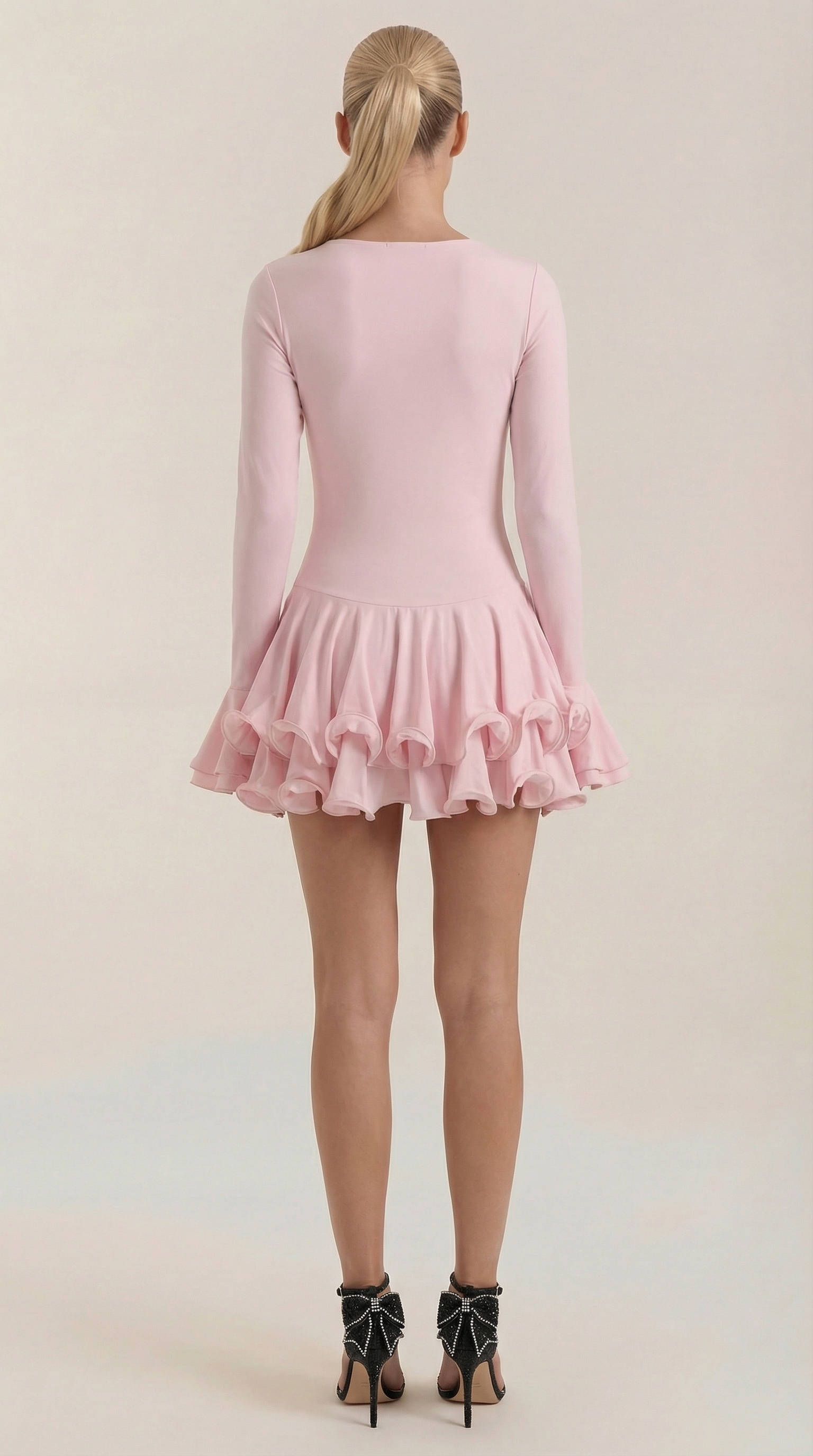 Vestido Mini Estelle con Escote en V Pronunciado