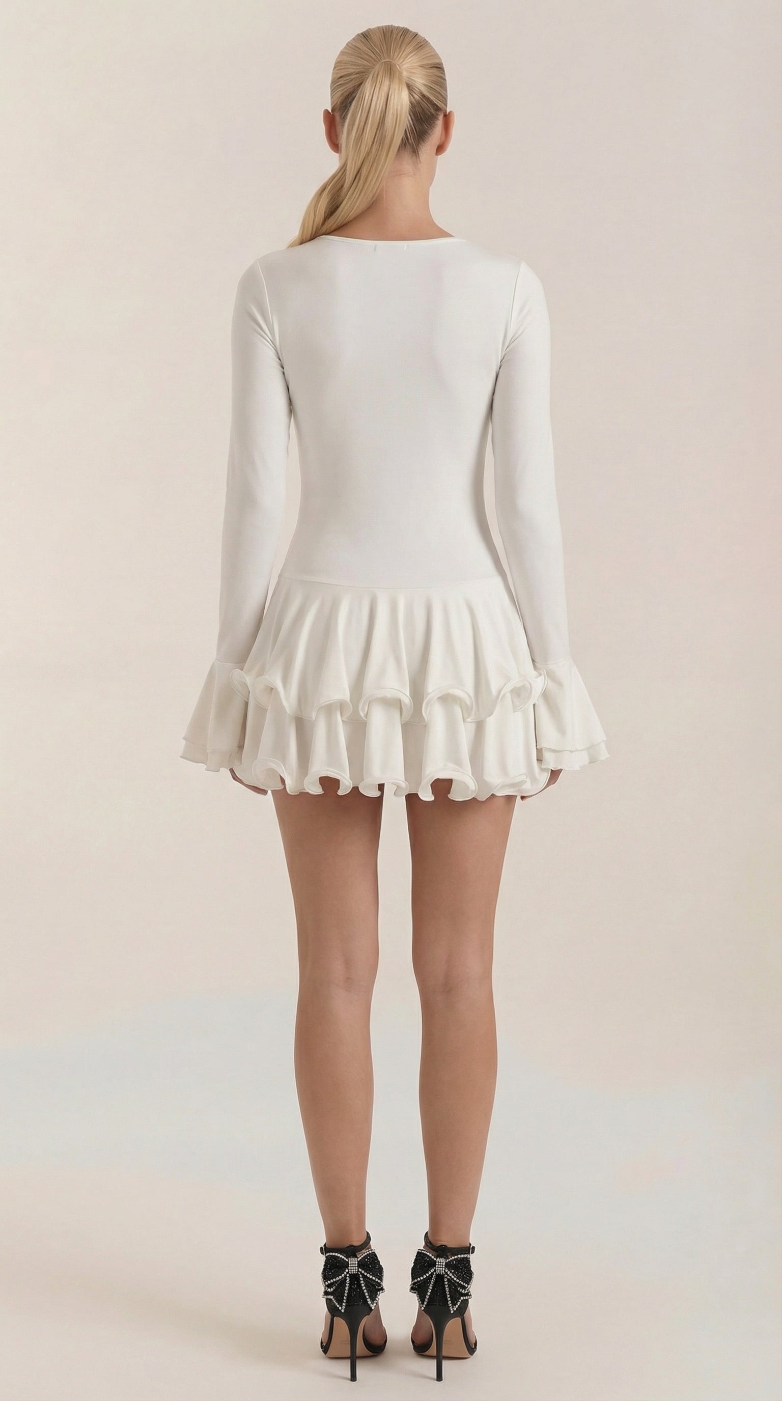 Vestido Mini Estelle con Escote en V Pronunciado