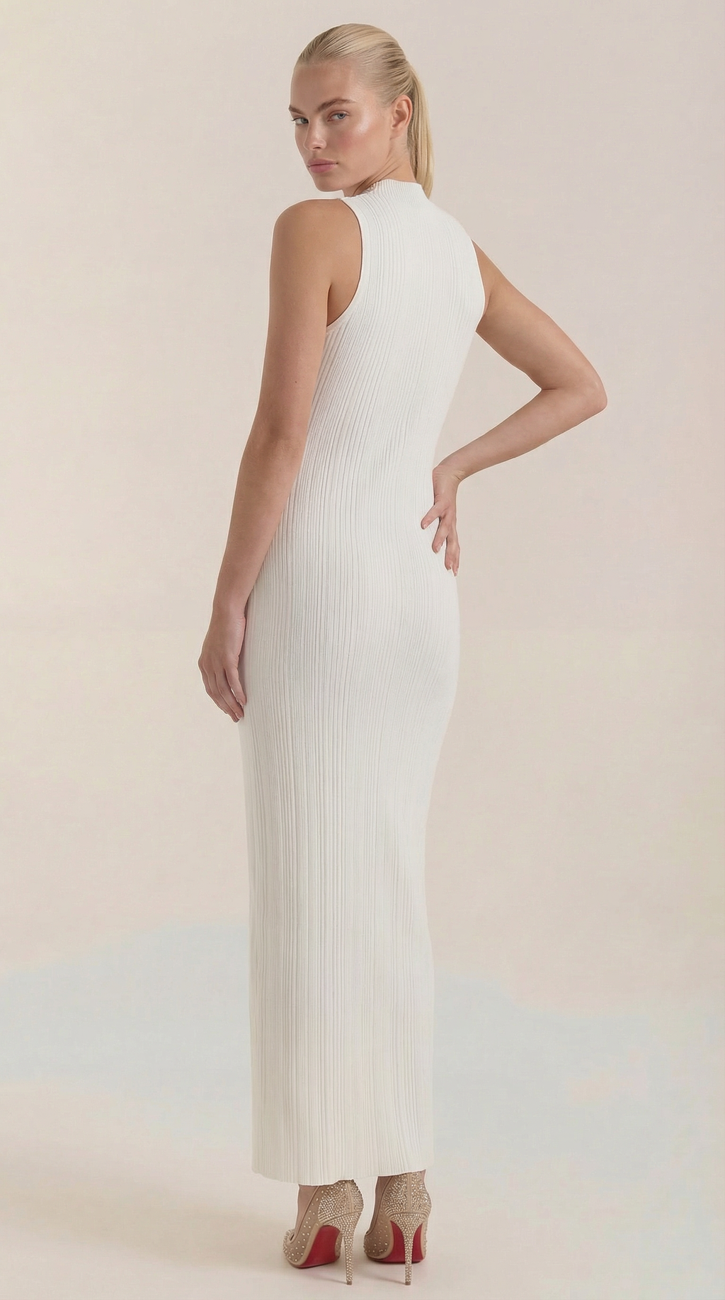 Vestido Maxi Sonia Ajustado con Cuello Alto