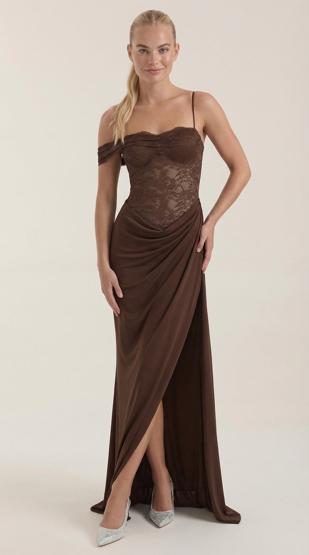 Vestido Maxi Giselle de Encaje con Corsé y Un Hombro
